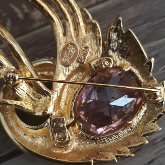 Pink superb swan pin by nolan miller - Picture 2 of 5